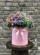 Цветочная композиция из Гипсофила и Розы в шляпной коробке в Ирше