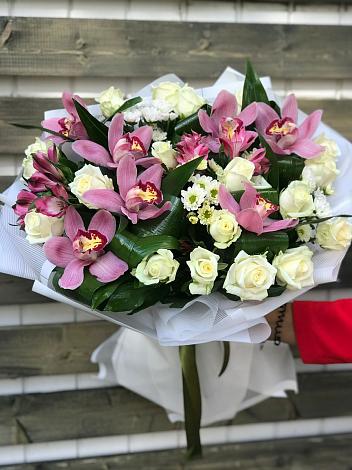 Букет цветов из: Розы и Хризантемы в Ирше