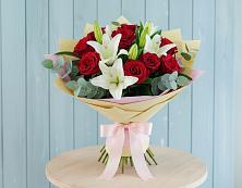 Букет цветов из:  Лилии и Розы в Ирше