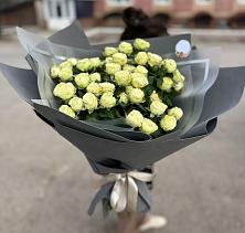 Букет Белые кустовые розы Солинеро в Ирше