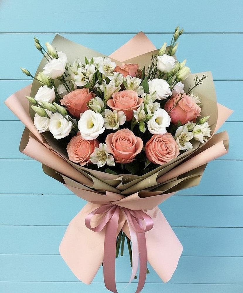 Букет цветов из: Розы, Альстромерии и Лизиантусы в Ирше