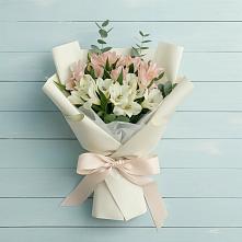 Букет цветов из:  Альстромерии в Ирше
