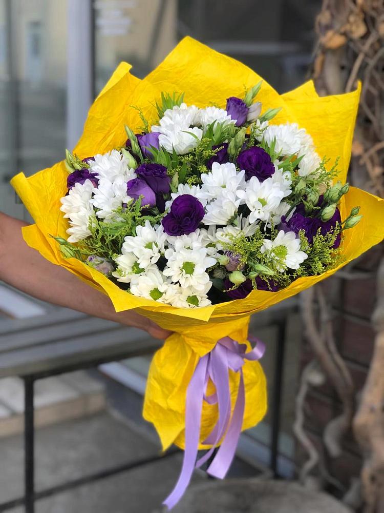 Букет цветов из: Ирисы, Хризантемы и Ромашки в Ирше