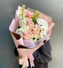 Букет цветов из:  Хризантемы и Розы в Ирше