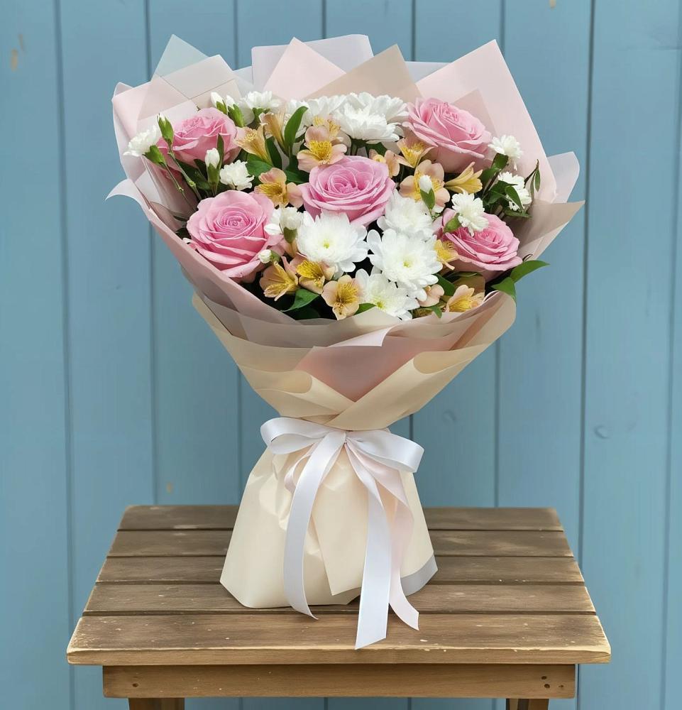 Букет цветов из: Гвоздики, Орхидеи и Розы в Ирше