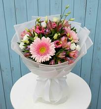 Букет цветов из:  Герберы, Альстромерии и Лизиантусы #REPLACE_PRED# Ирше