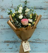 Букет цветов из:  Розы и Лизиантусы в Ирше