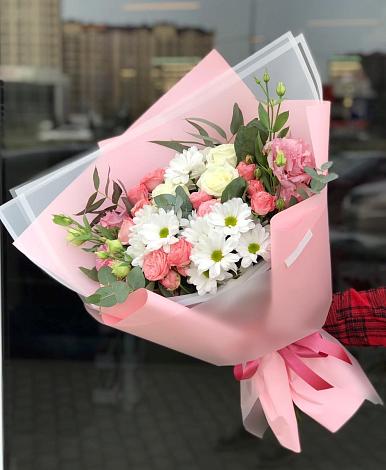 Букет цветов из: Розы, Лизиантусы и Хризантемы в Ирше