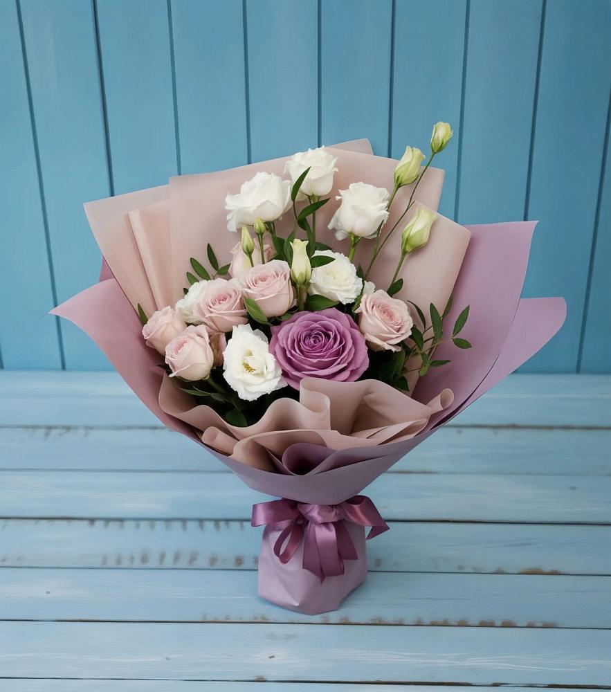 Букет цветов из: Розы и Лизиантусы в Ирше